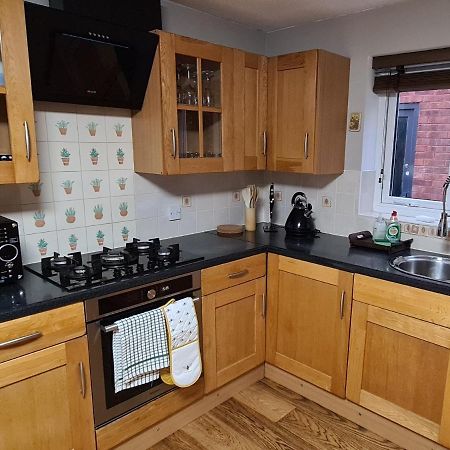 Spacious, 5 Bed House For 9 In Chester Eksteriør bilde