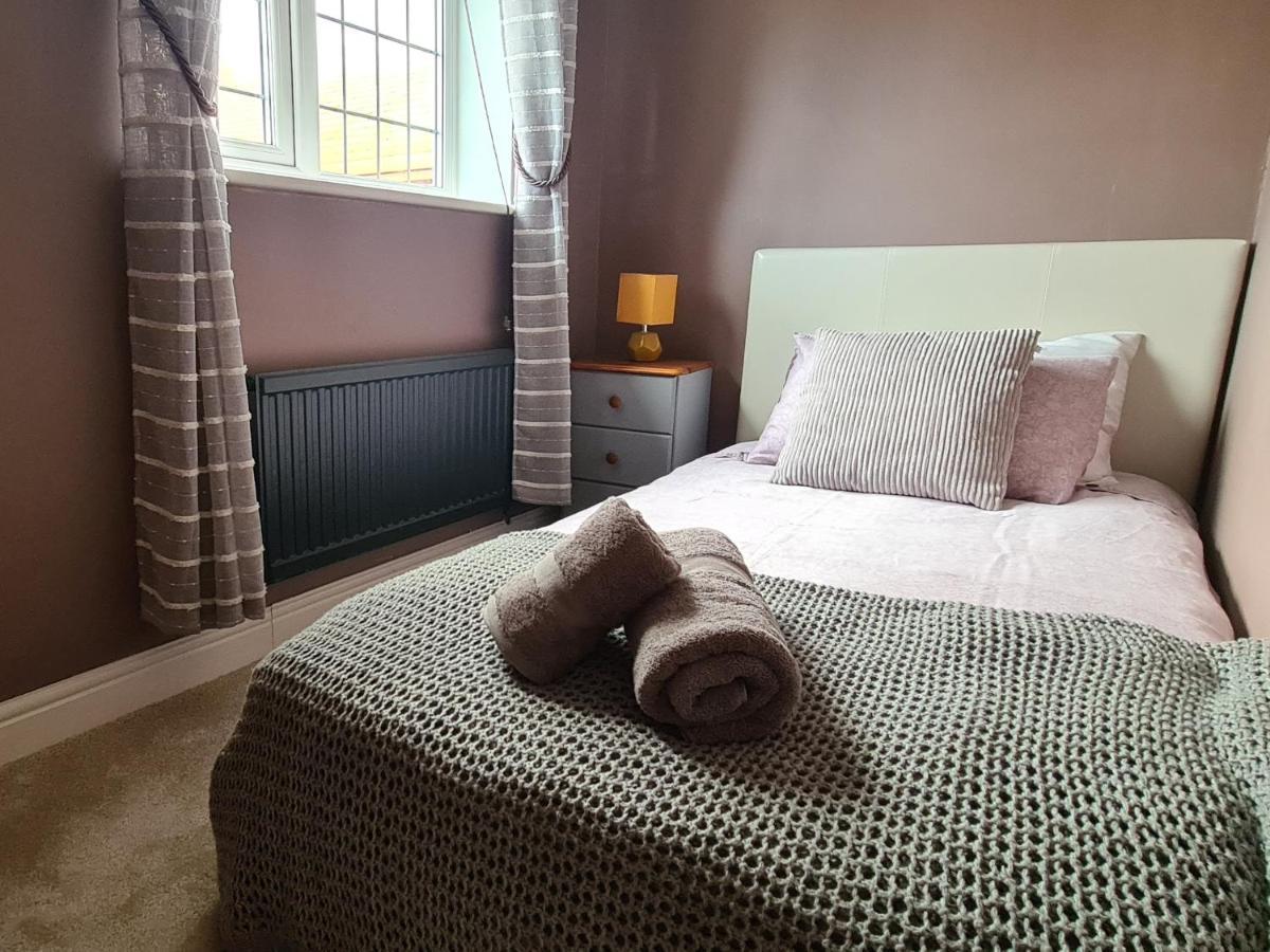 Spacious, 5 Bed House For 9 In Chester Eksteriør bilde