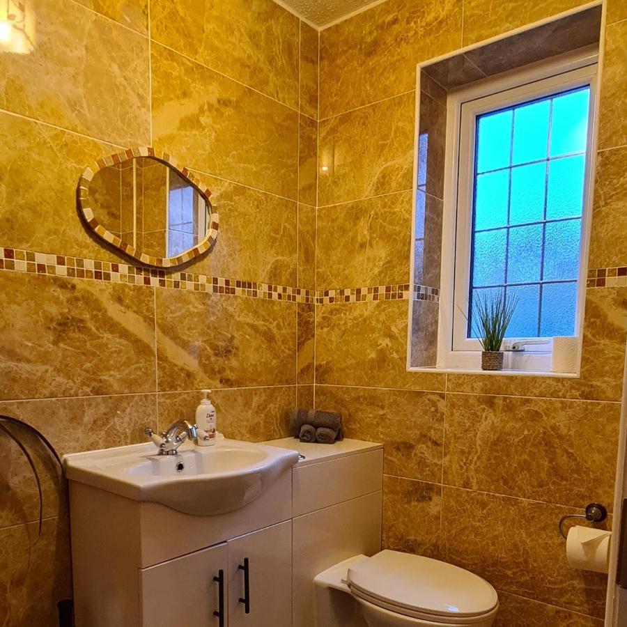 Spacious, 5 Bed House For 9 In Chester Eksteriør bilde