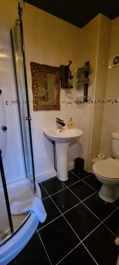 Spacious, 5 Bed House For 9 In Chester Eksteriør bilde